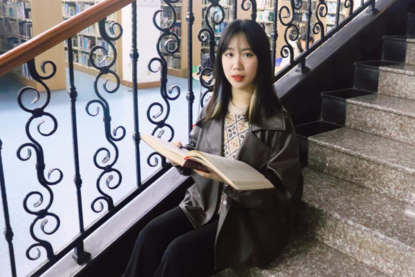 31d0eddbd8b14edbbde791984a1610c6.png 李雅芳.png