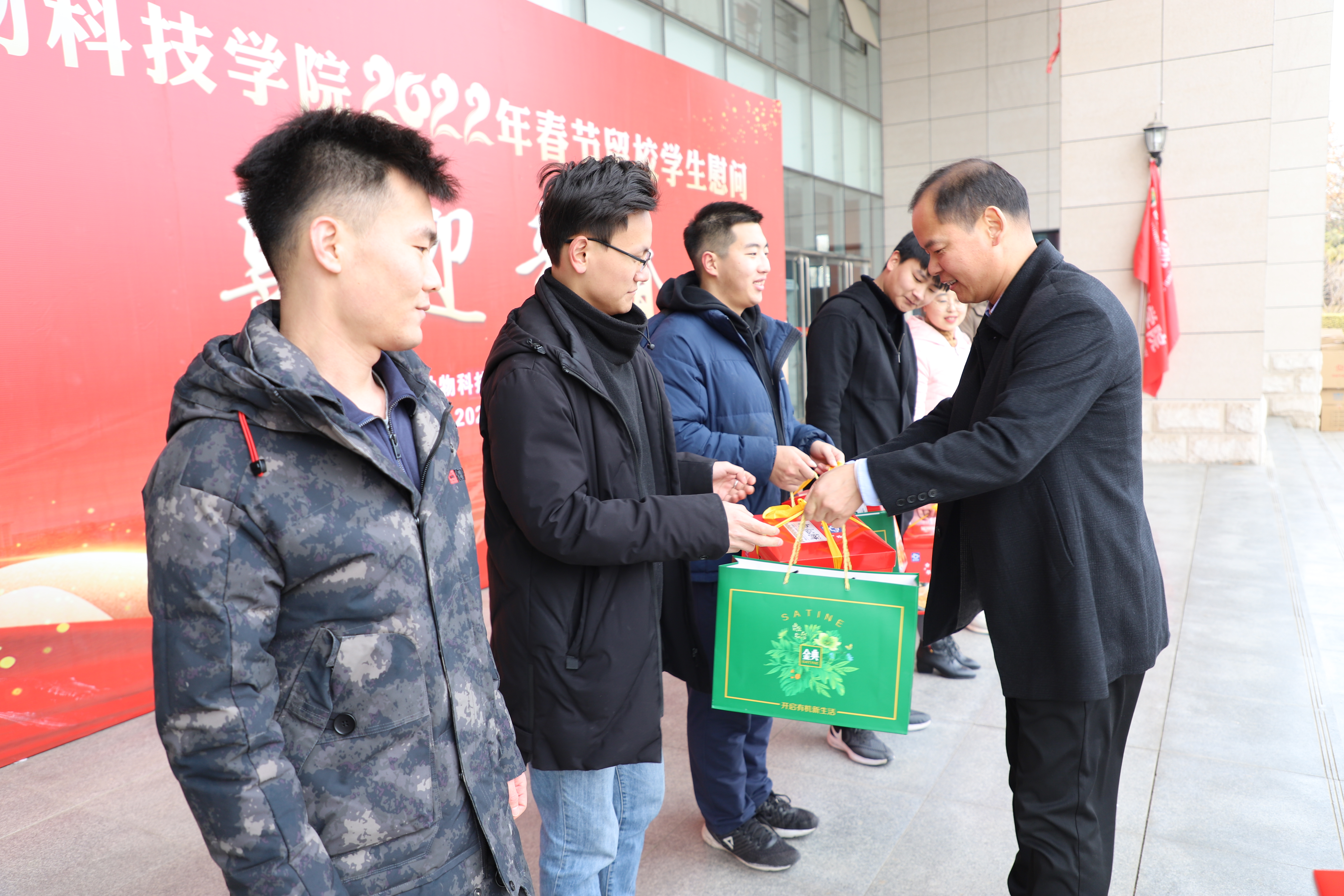 4d5a17e62c374feeb4d1957861717fda.jpg 4d5a17e62c374feeb4d1957861717fda.jpg